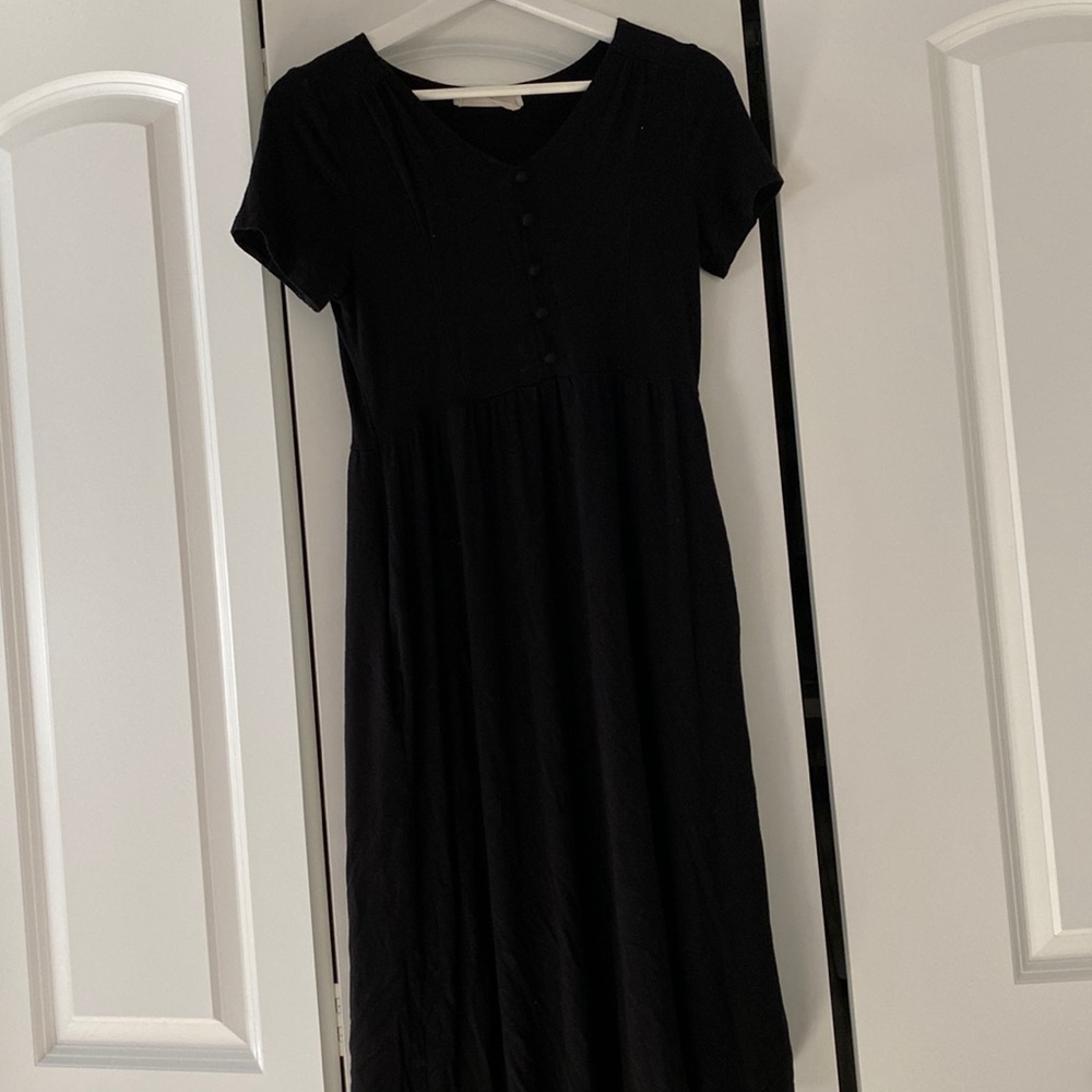 Black short sleeve dress